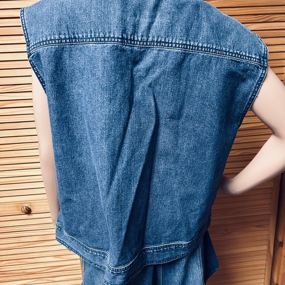 Women’s denim blue vest large Cabelas distressed - Picture 4 of 12